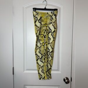 Yellow Snake Print  scrunch butt, v-waist Leggings